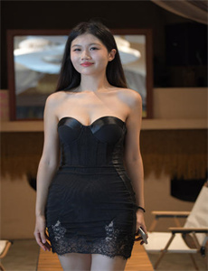 东方影库81df/动漫人物拔萝卜打扑克免费观看